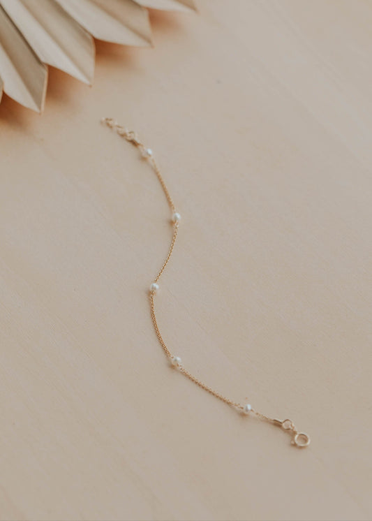 Tiny Pearl Bracelet