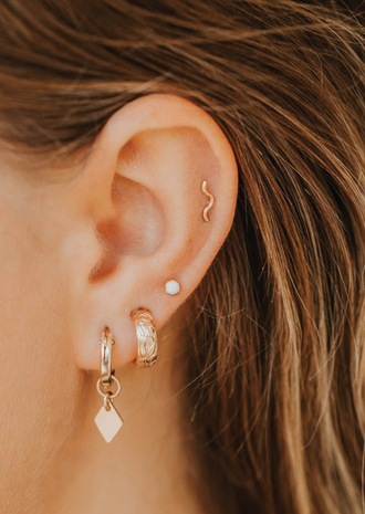 Beginner's Guide to Hypoallergenic Earrings for Sensitive Ears
